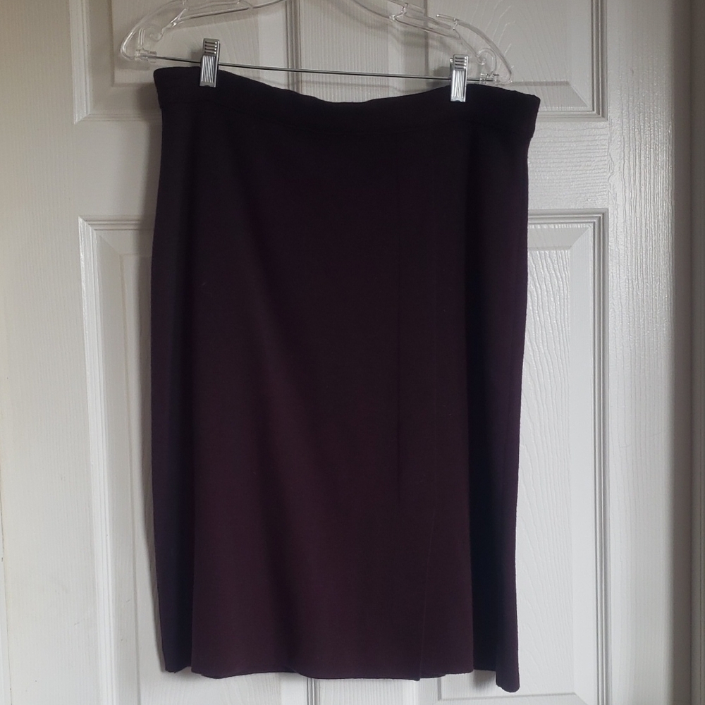 Italian 50%Merino Women's Pencil Skirt in Deep Maroon